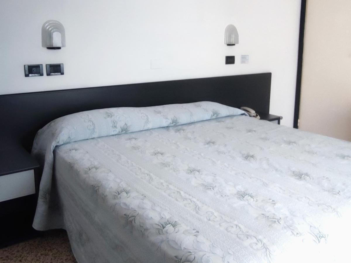 Hotel Ardesia Ρίμινι Εξωτερικό φωτογραφία