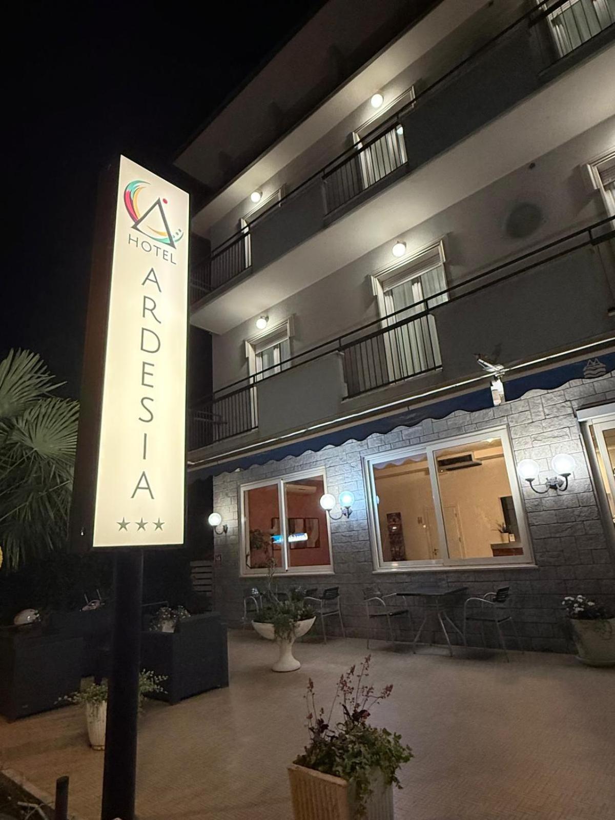 Hotel Ardesia Ρίμινι Εξωτερικό φωτογραφία
